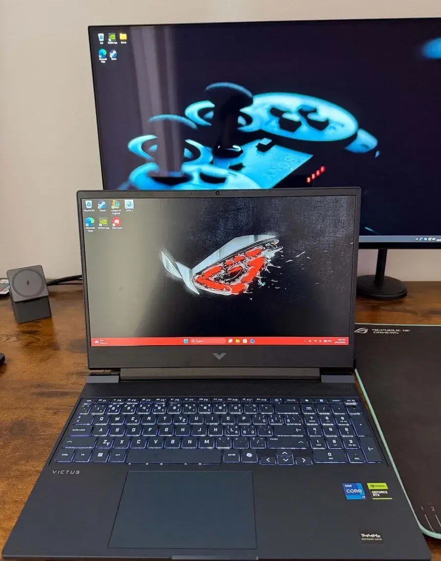 Herní HP V15 RTX 5060, i7-13620H - jako nový 5 cyklů baterie