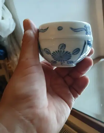 Japonský exportní porcelán Imari. Tento porcelán byl
