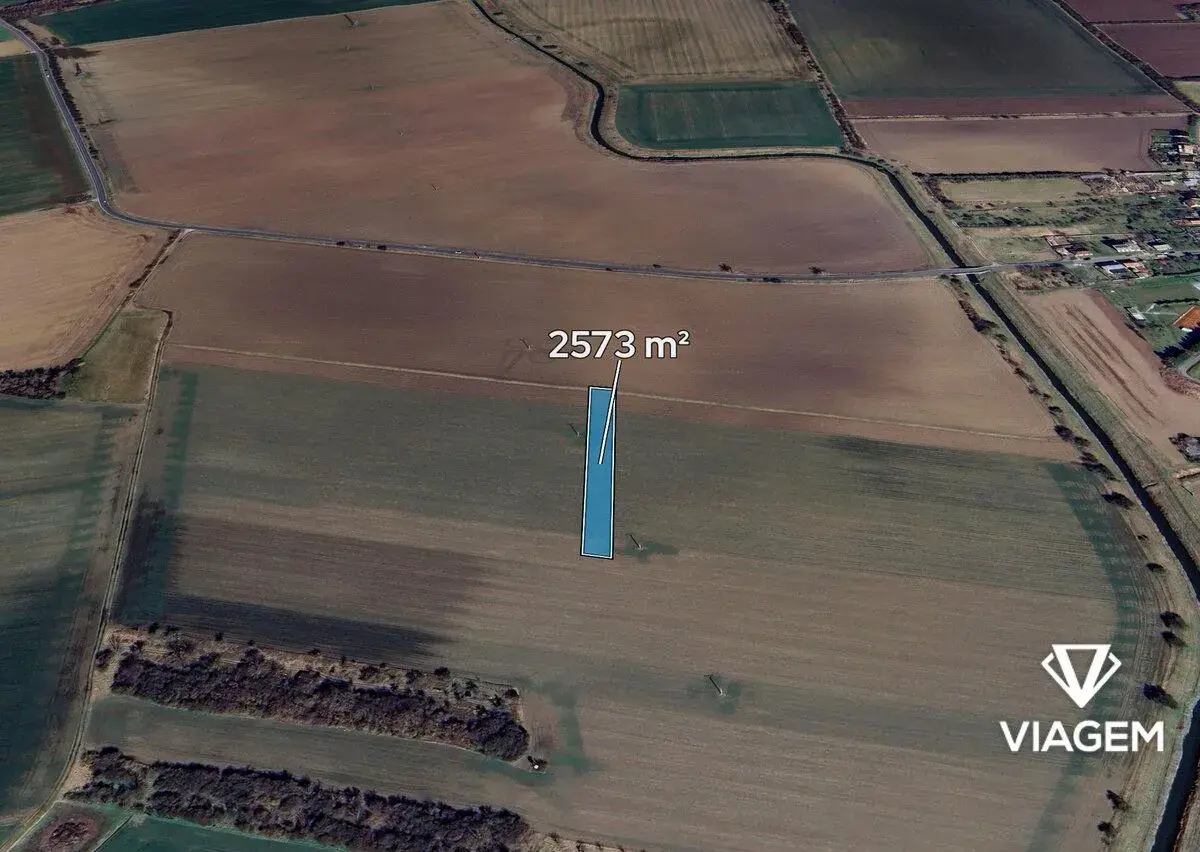 Pole 2 573 m², Podíl 22 % o výměře 557 m²
