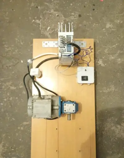 Frekvenční měnič s elektromotorem