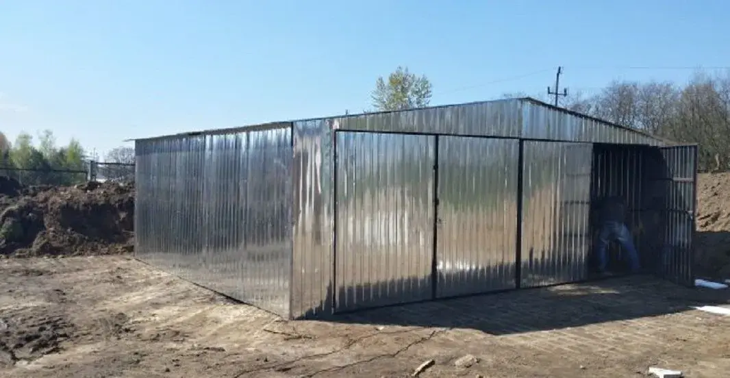 PLECHOVÁ GARÁŽ 7 x 6m