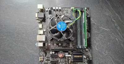 SET MB GIGABYTE B250M-DS3H + G4400 a 4GB DDR4