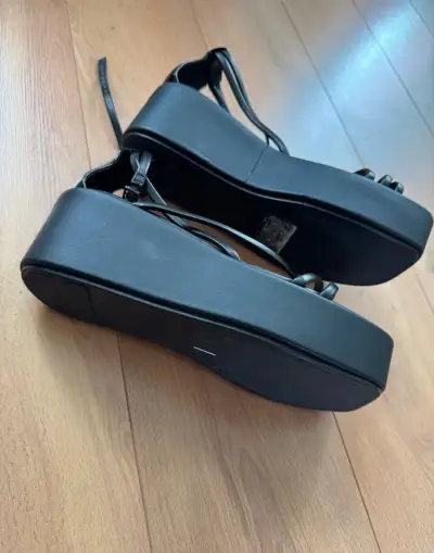 Calvin Klein sandály na platformě, vel. 38 NOVÉ