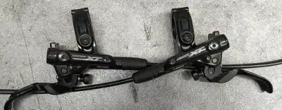Hydraulické brzdy Shimano XT