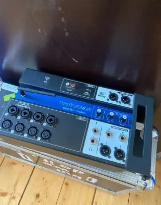 Soundcraft UI12