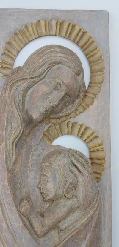 Reliéf Panna Marie s dítětem