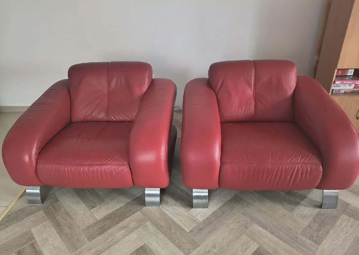 Kožená křesla červená