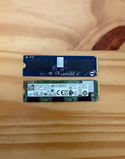NVMe M.2 SSD - 512 GB (2 ks) a 256 GB (2 ks)