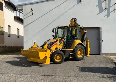 CAT 427F2 4x4 – traktorbagr / rypadlo-nakladač – 2 245 MTH