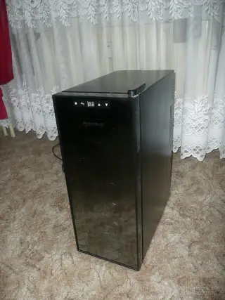 Vinotéku PHILCO PW 12 F