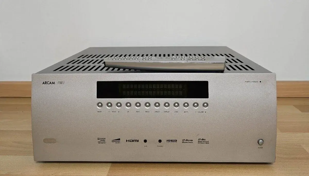 Arcam AVR-400 /HDMI/USB