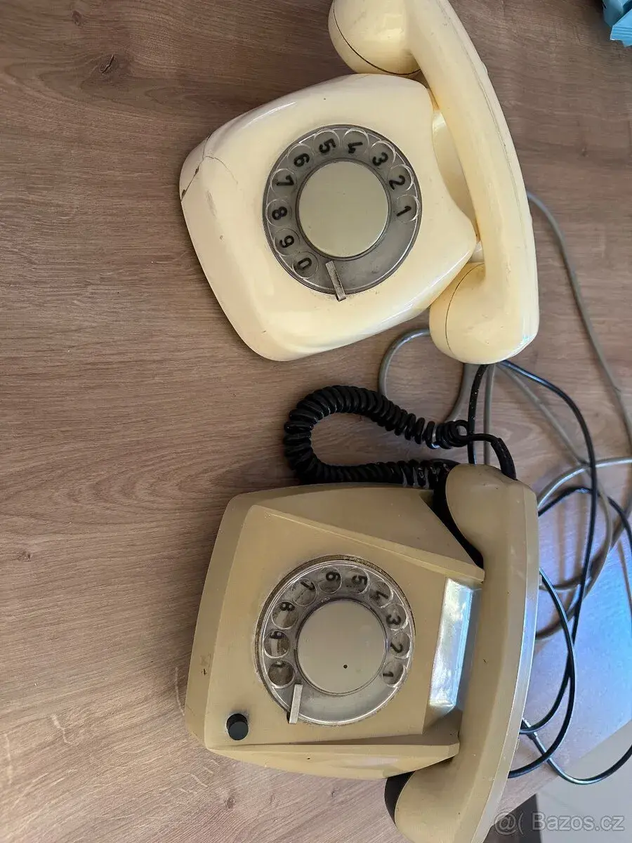Retro telefon Tesla
