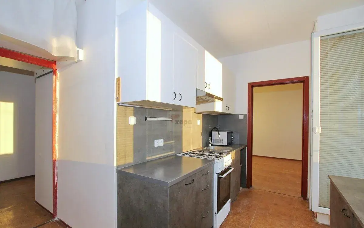 Pronájem bytu 3+kk 56 m2, Praha 9 Letňany, nezařízeno, samos