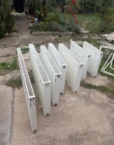 Radiátory korado včetně držáků.