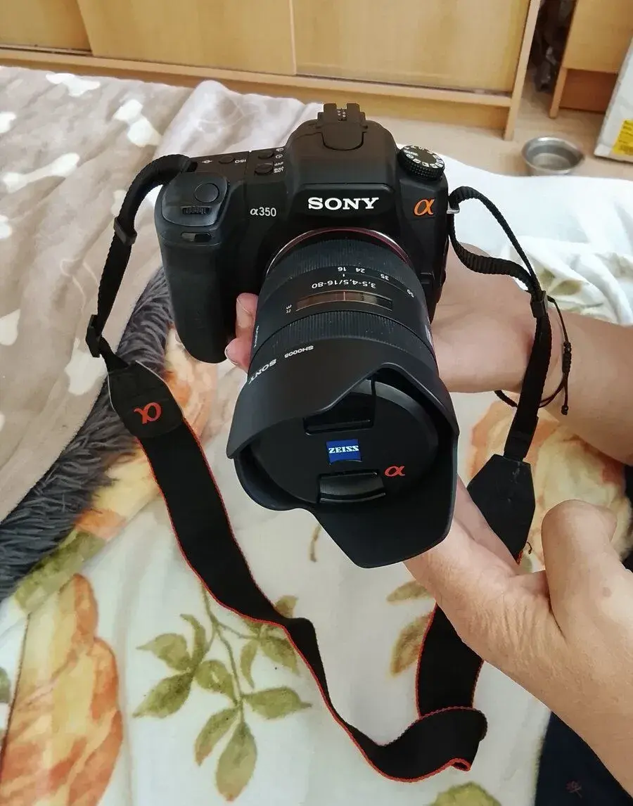 Sony Alpha A350 + objektiv Carl Zeiss 16-80 mm