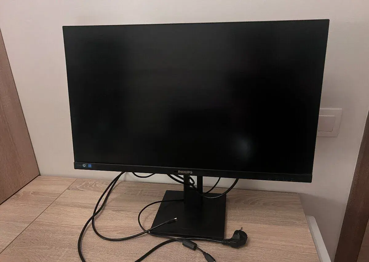 LCD monitor s webkamerou Windows Hello