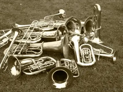 Tuba Saxofon Trumpeta Klarinet Pozauna