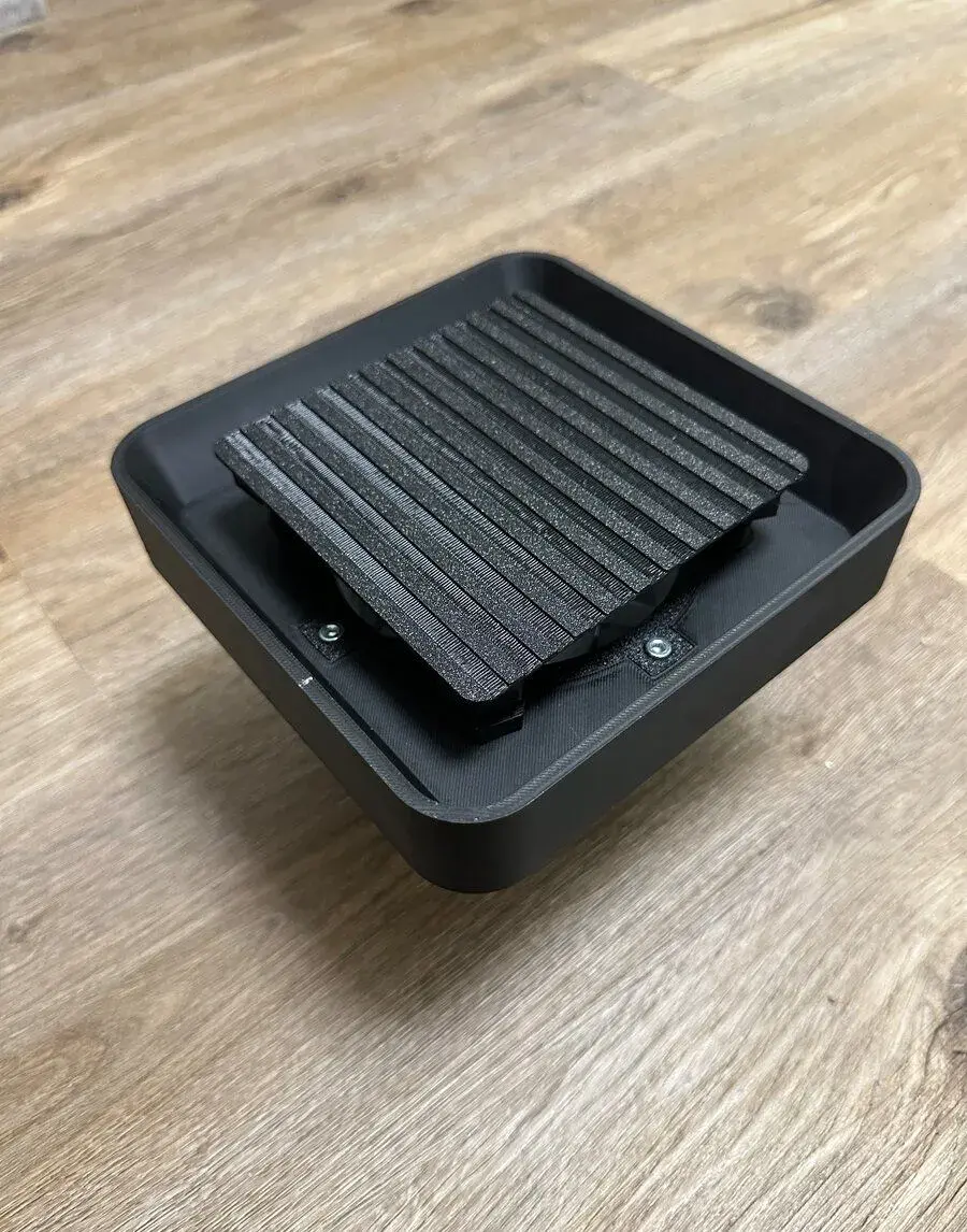 Přípravek s ventilátorem na skrytý odtah.