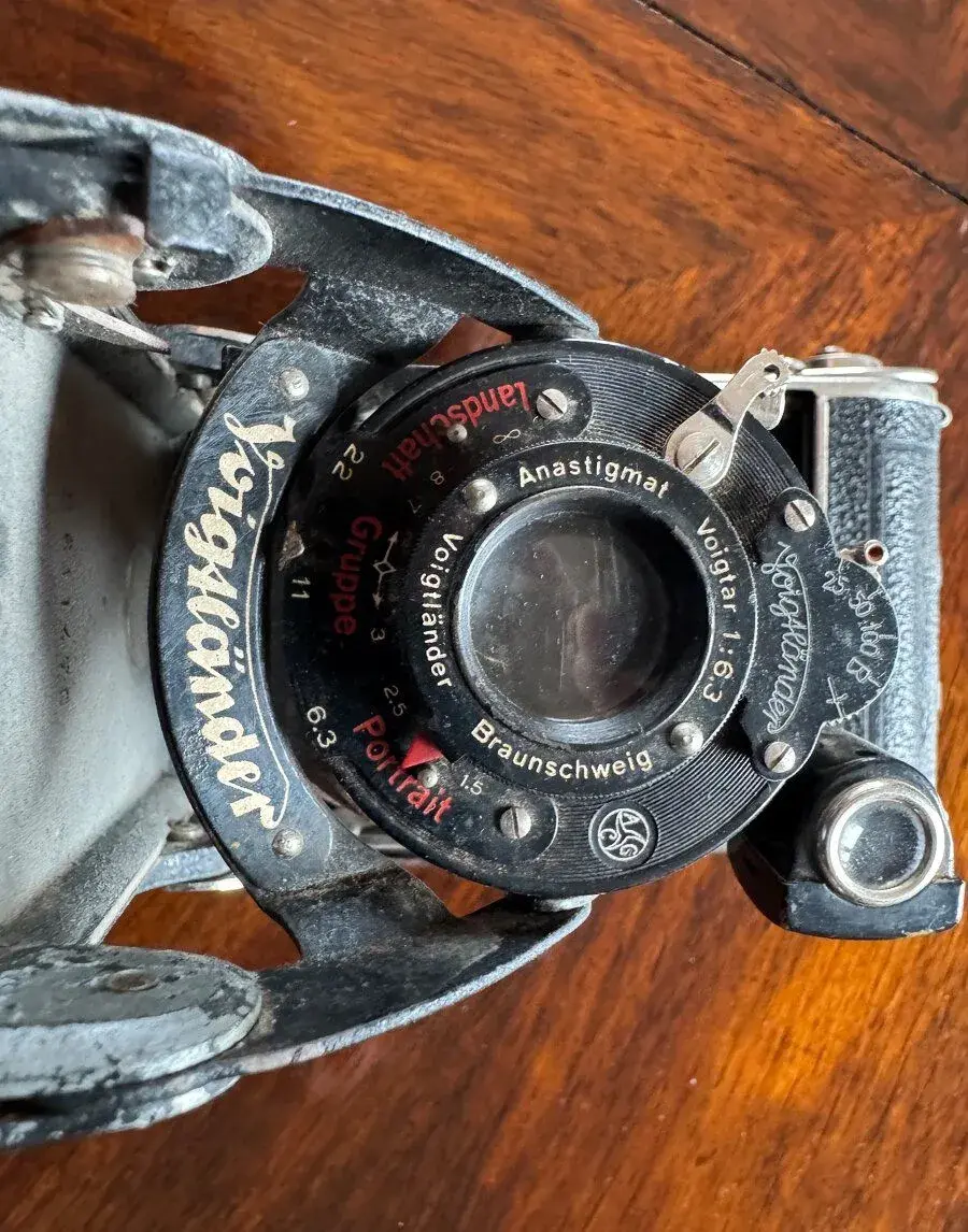 Starožitný skládací fotoaparát Voigtländer