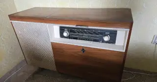 GRAMORÁDIO TESLA SUPRAPHON LE680