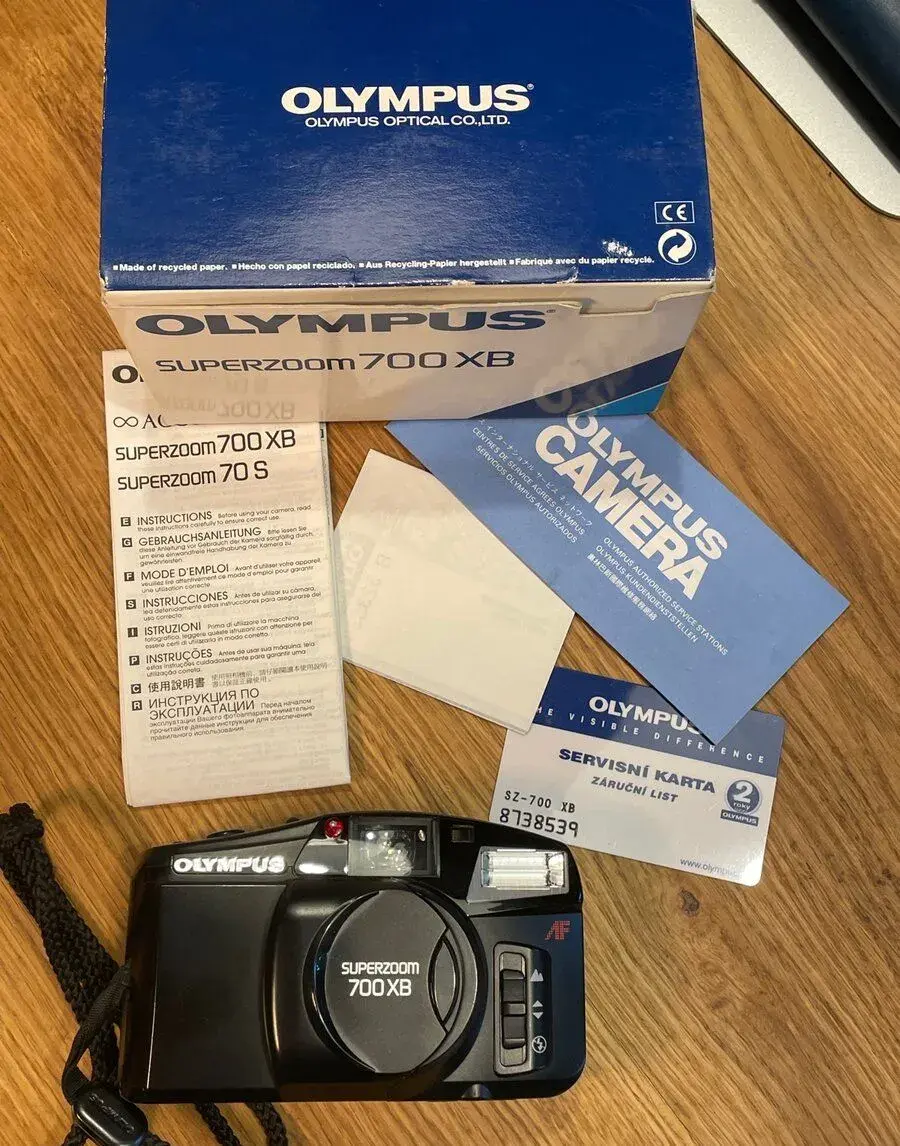Olympus superzoom 700xb