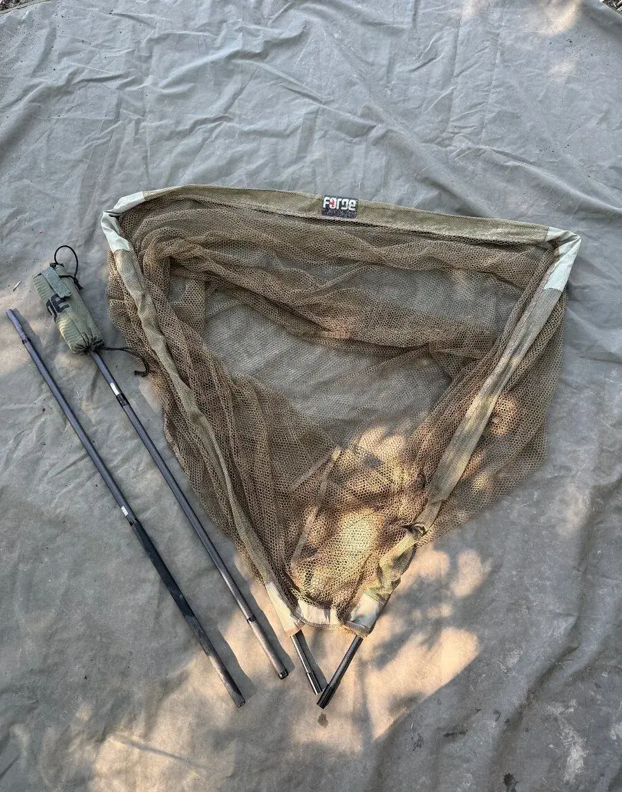 Podběrák Forge tackle BX1