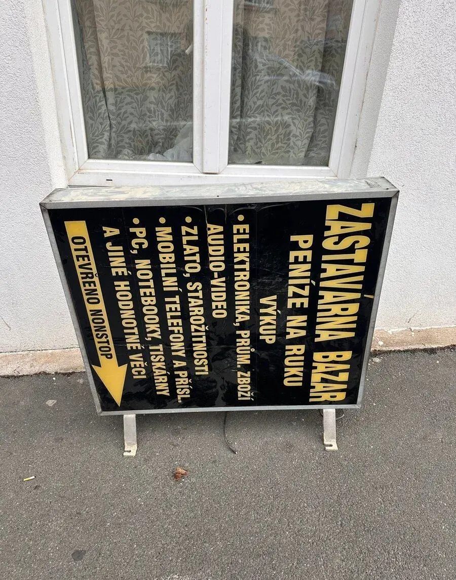 Světelná cedule zastavárna