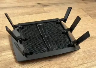 WiFi router NETGEAR Nighthawk X6S AC4000 R8000P tri-band
