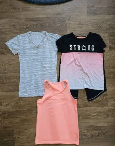 Set dívčích sportovních topů vel. 146/152