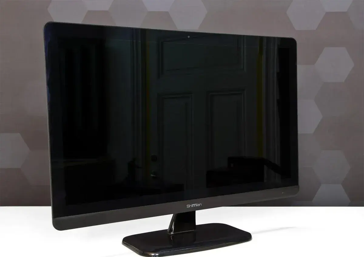 iMac-style monitor: skleněný IPS 27" LCD s antireflex vrstv