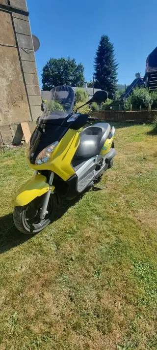 Yamaha Xmax YP250R