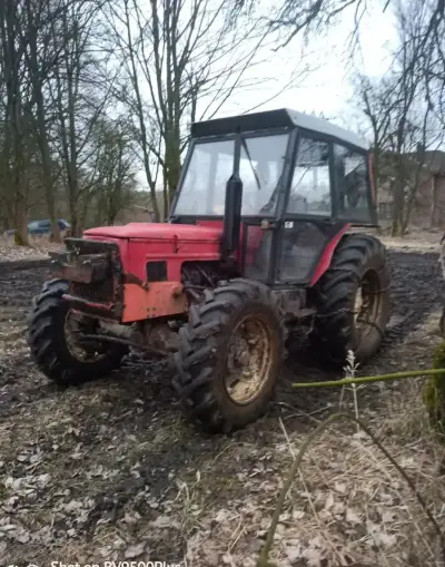 Lesní traktor Zetor 7045