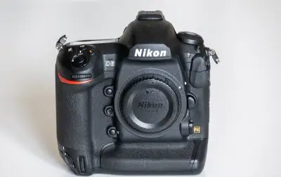 NIKON D5