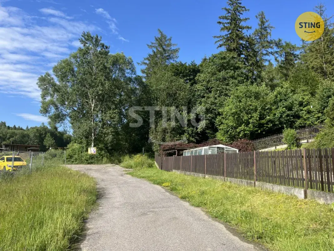 Prodej chaty na pozemku 355m2, k rodinné rekreaci, V, 130832