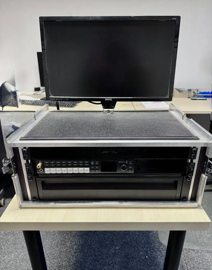 Blackmagic ATEM Television Studio HD, case, 19"LCD