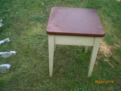 přebytky 1.věci ze dřeva