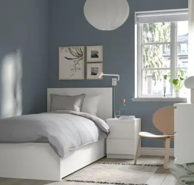 Postel IKEA MALM 90x200 cm +matrace, šuplíky, rošt