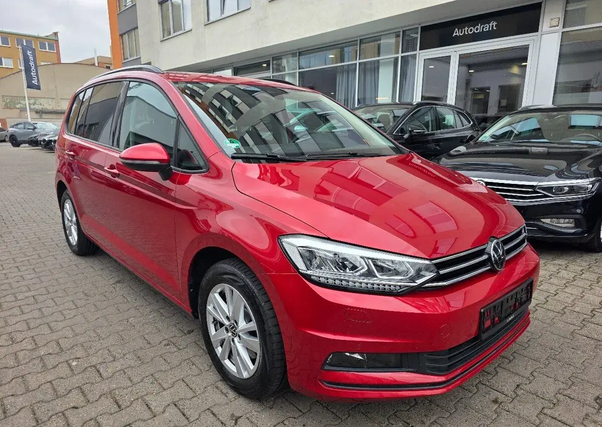 Volkswagen Touran – 2023, 151 313 km