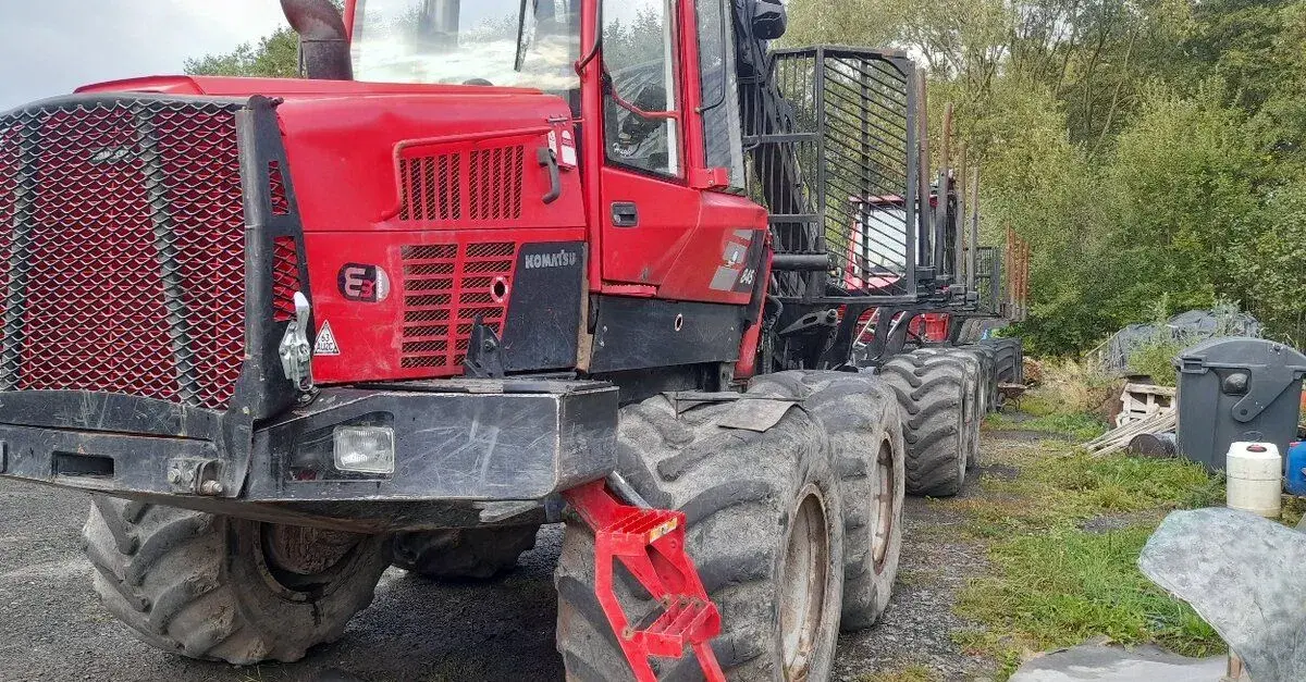 Komatsu 845