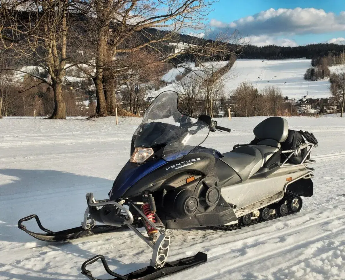 Sněžný skútr Yamaha Venture