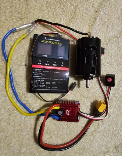 Regulátor + motor.