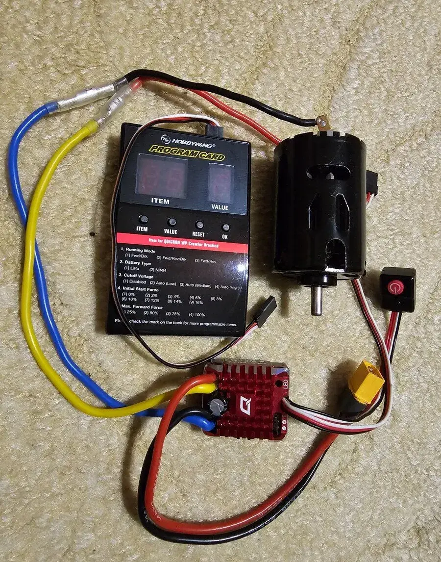 Regulátor + motor.