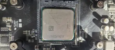 Procesor CPU – AMD FX-8350 – 8 jader / 8 vláken, 4,0 GHz