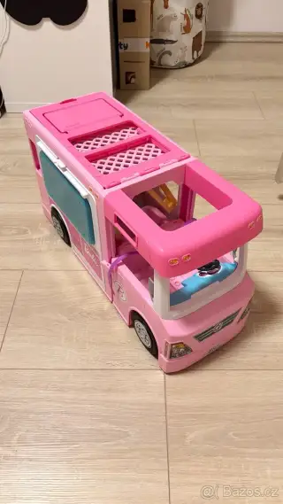 Barbie karavan