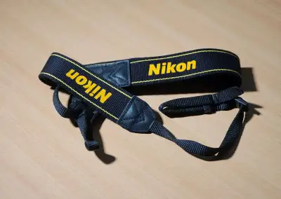 Nikon popruh