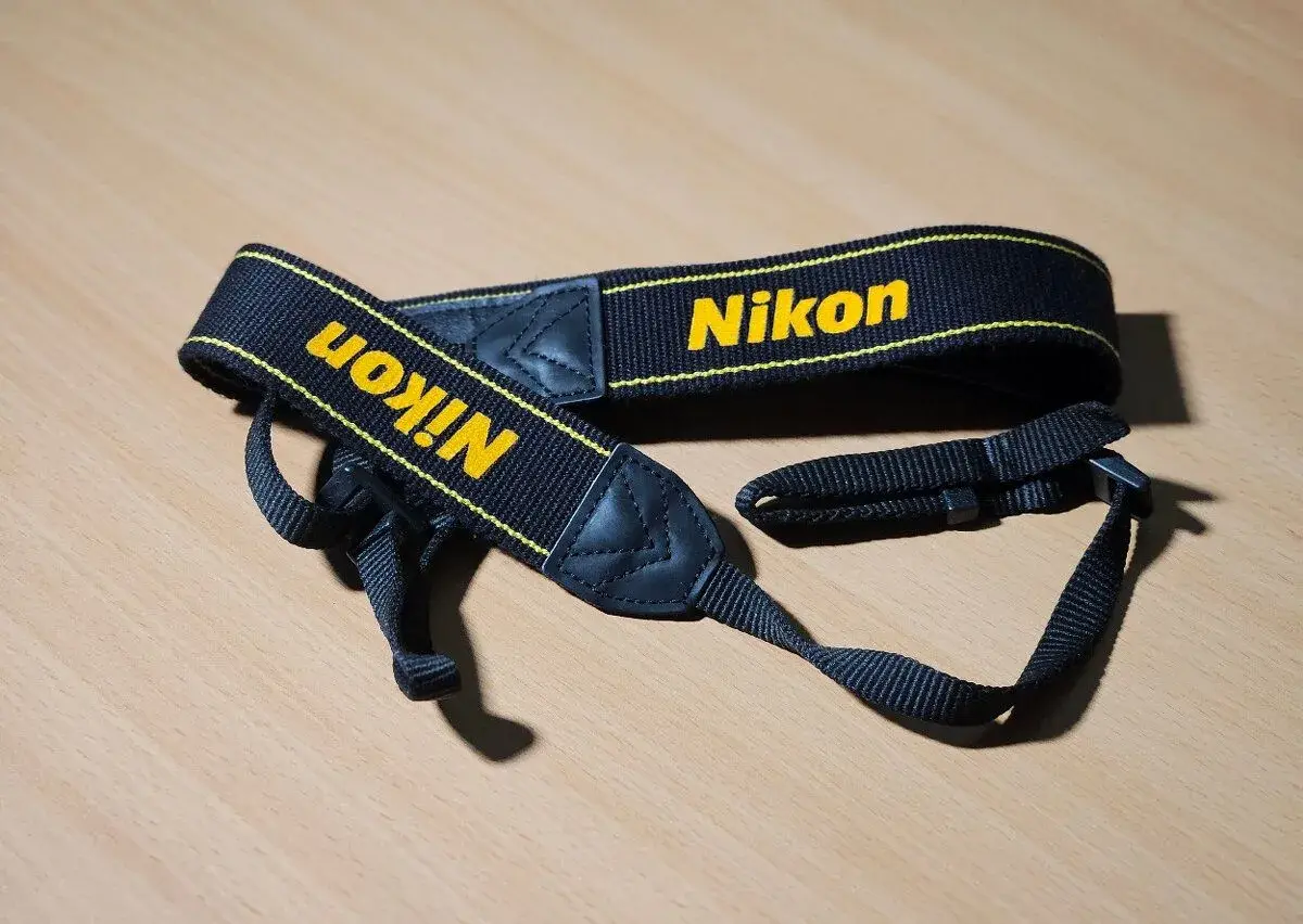 Nikon popruh