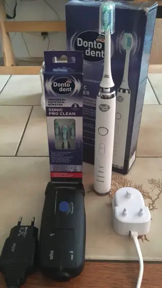Elektrický holící strojek Braun nebo elektrický kartáček