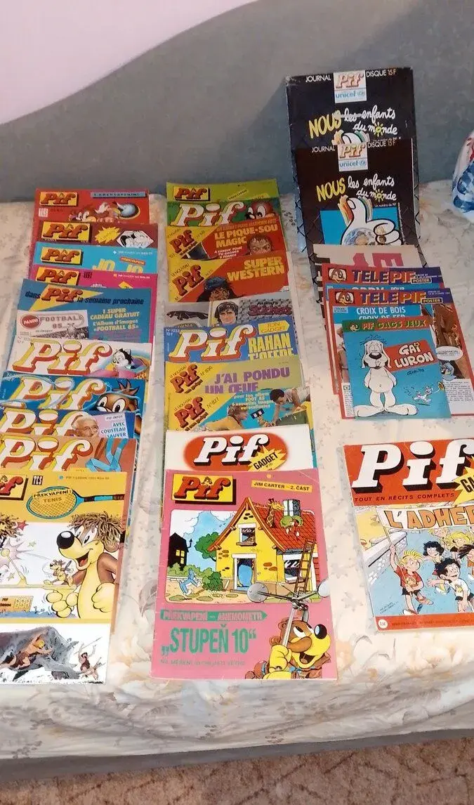 PIF 20časopisů plus 2specialy( Gadget a UNICEF) vše za 900kč