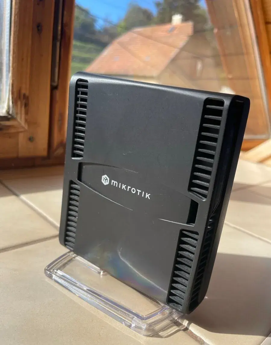 Router MikroTik hAP ax2