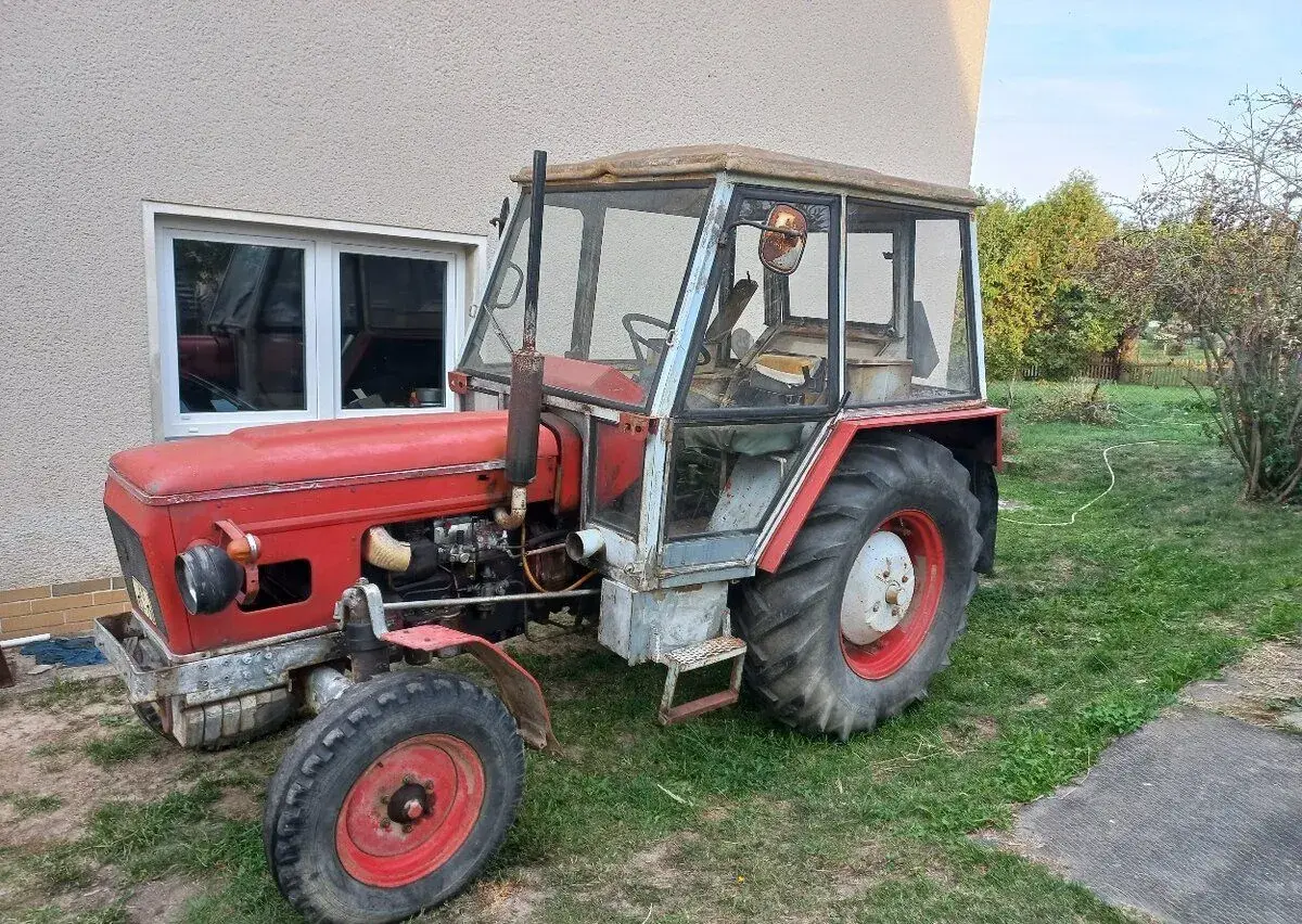 Traktor Zetor 6911